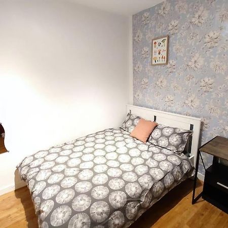 Central London Spacious Flat With 2 To 3 Bedrooms Exterior photo
