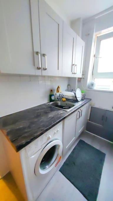 Central London Spacious Flat With 2 To 3 Bedrooms Exterior photo
