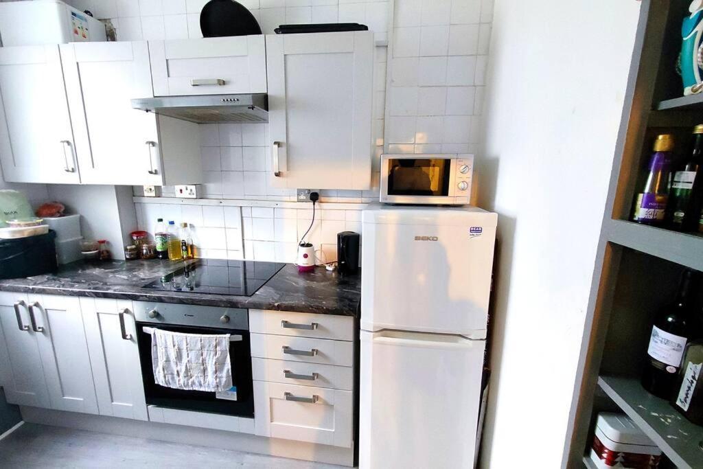 Central London Spacious Flat With 2 To 3 Bedrooms Exterior photo
